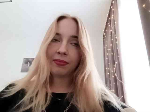 VioletteReeves webcam