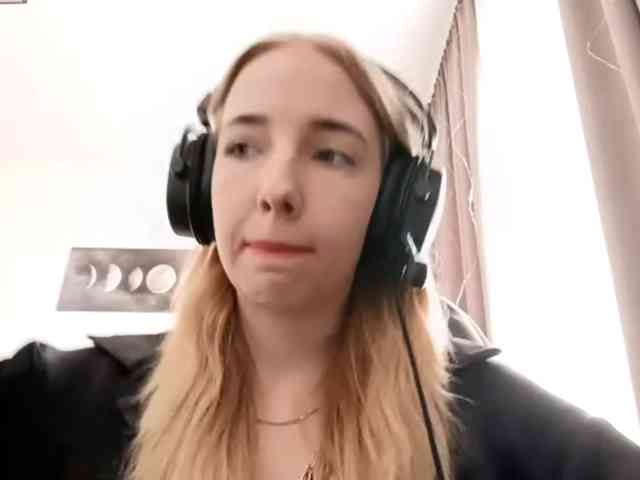 VioletteReeves webcam