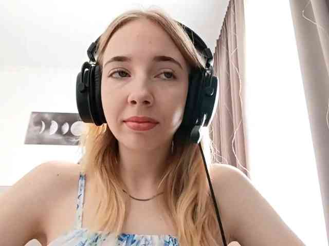 VioletteReeves webcam