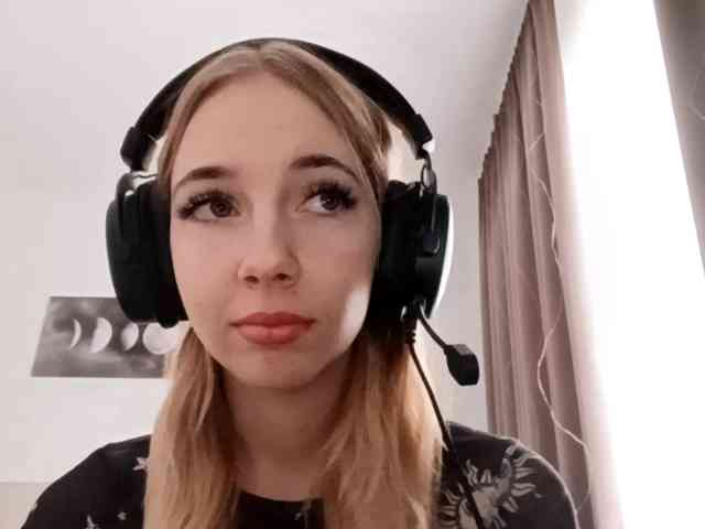 VioletteReeves webcam