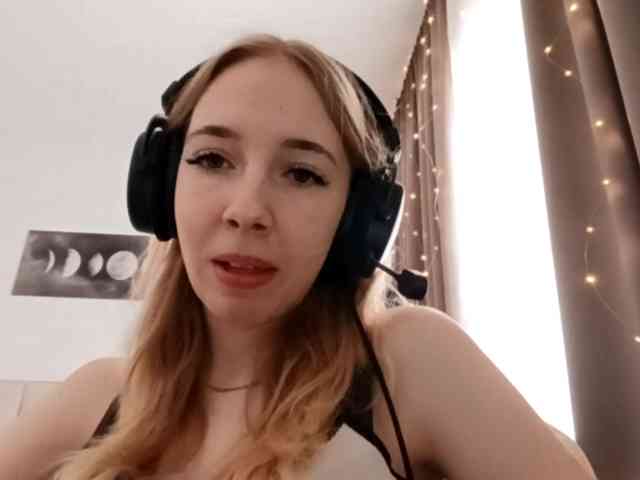 VioletteReeves webcam