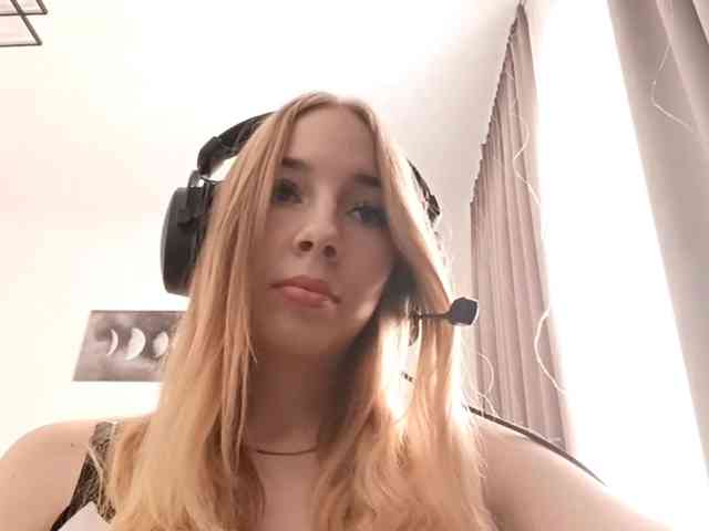 VioletteReeves webcam