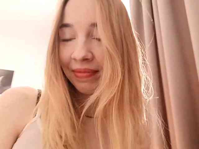 VioletteReeves webcam