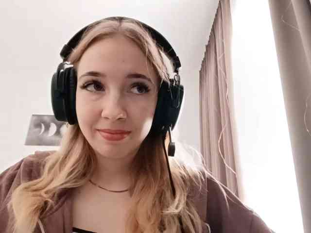 VioletteReeves webcam