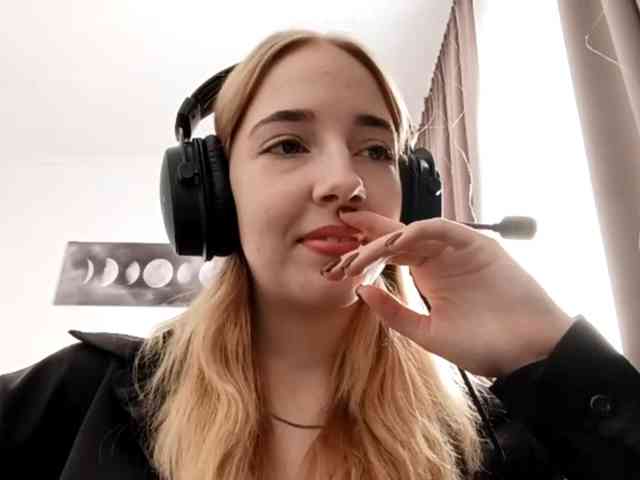 VioletteReeves webcam