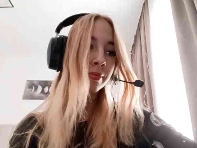 VioletteReeves webcam