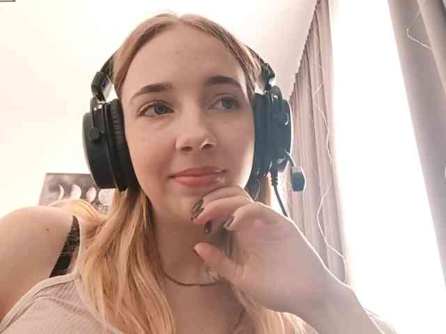 VioletteReeves webcam