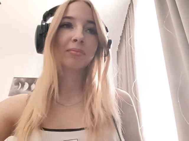 VioletteReeves webcam