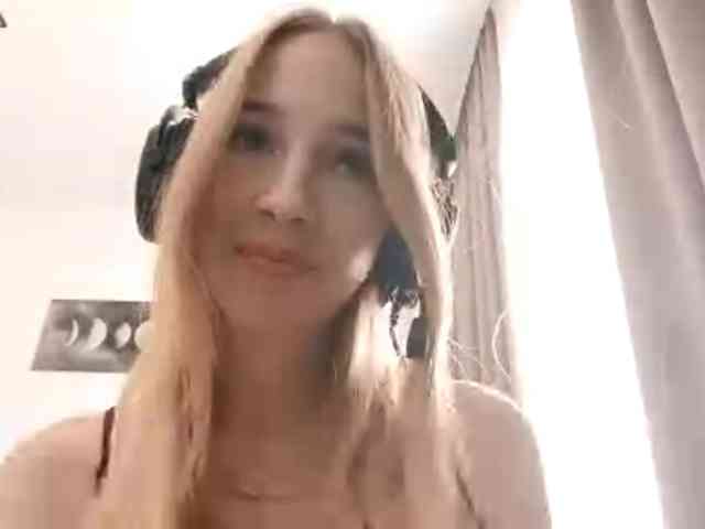 VioletteReeves webcam