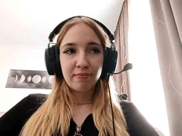 VioletteReeves webcam