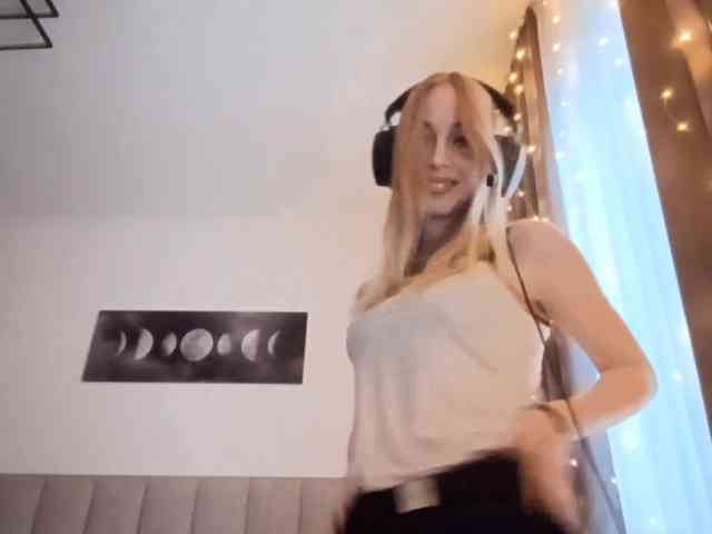 VioletteReeves webcam