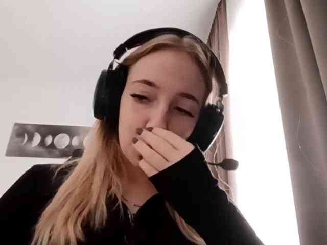 VioletteReeves webcam