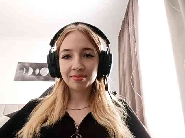 VioletteReeves webcam