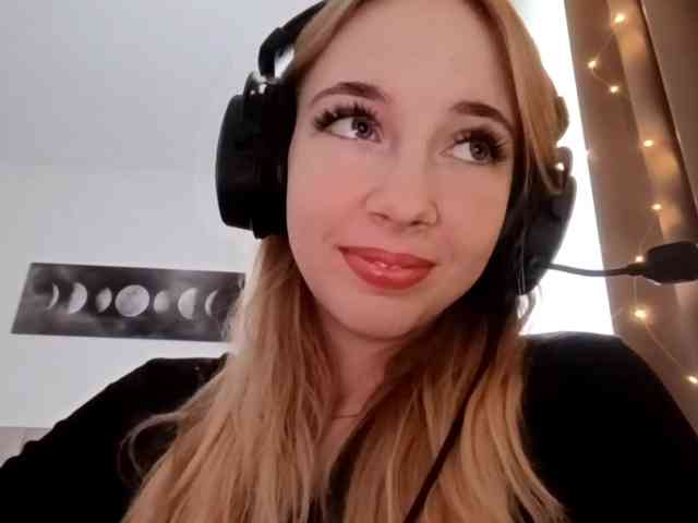 VioletteReeves webcam