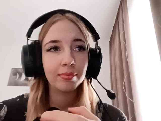 VioletteReeves webcam