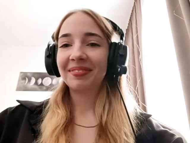 VioletteReeves webcam