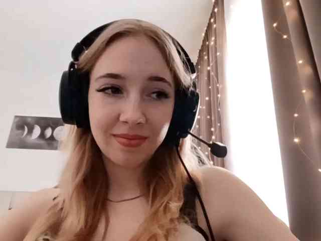 VioletteReeves webcam