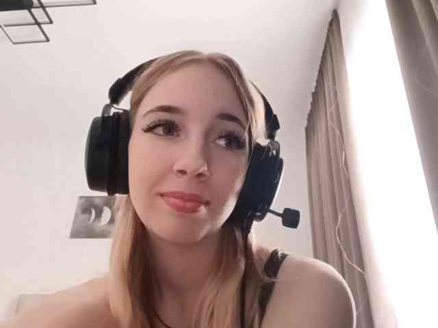 VioletteReeves webcam