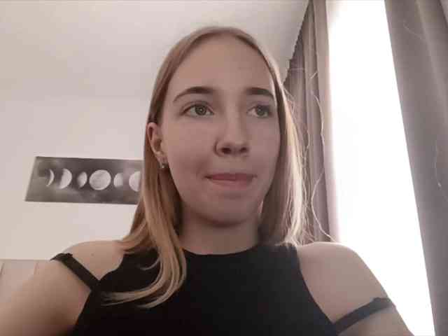 VioletteReeves webcam