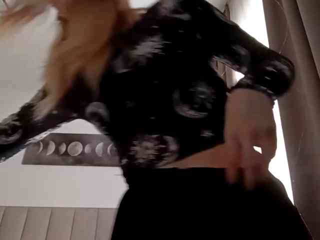 VioletteReeves webcam