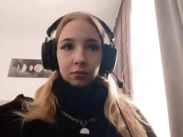 VioletteReeves webcam