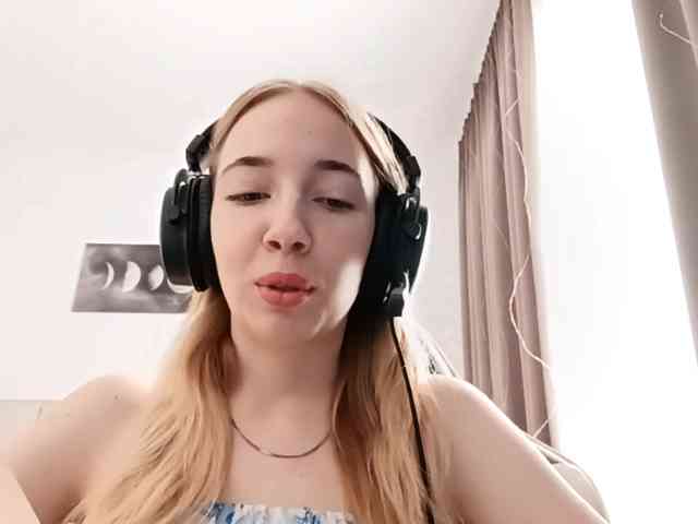 VioletteReeves webcam