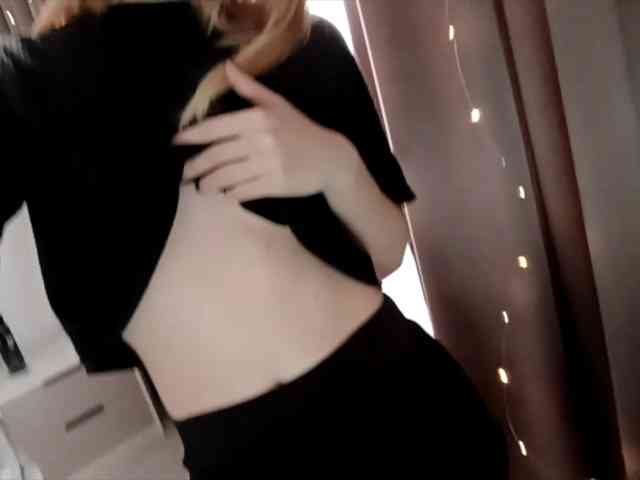 VioletteReeves webcam