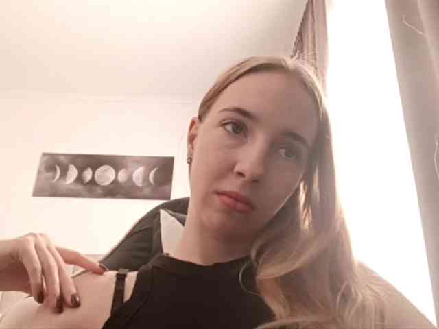 VioletteReeves webcam