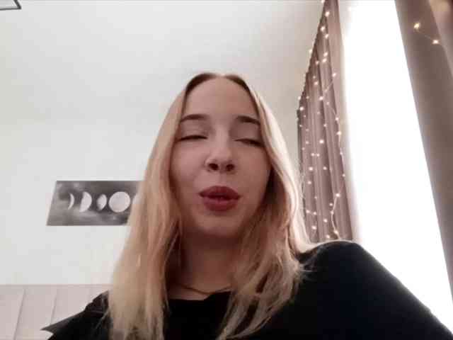 VioletteReeves webcam