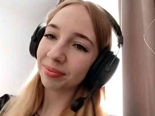 VioletteReeves webcam