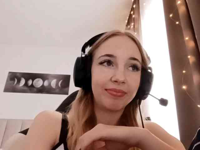 VioletteReeves webcam