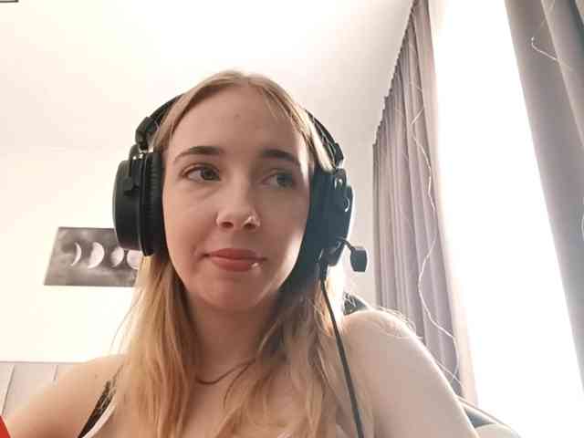 VioletteReeves webcam