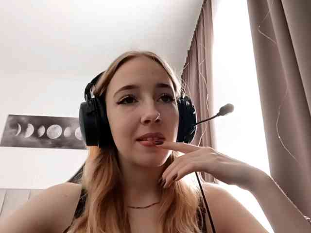 VioletteReeves webcam