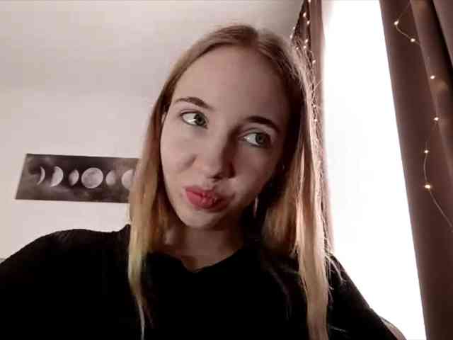 VioletteReeves webcam