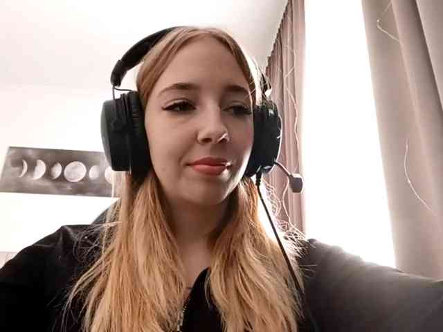 VioletteReeves webcam