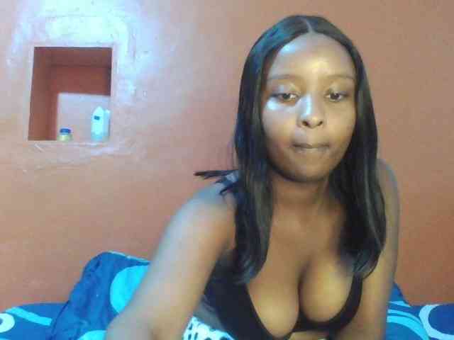 Shafcy Live Webcam on BongaCams