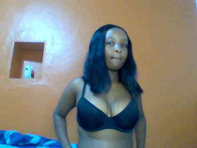 Shafcy Live Webcam on BongaCams