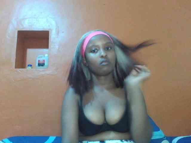 Shafcy Live Webcam on BongaCams