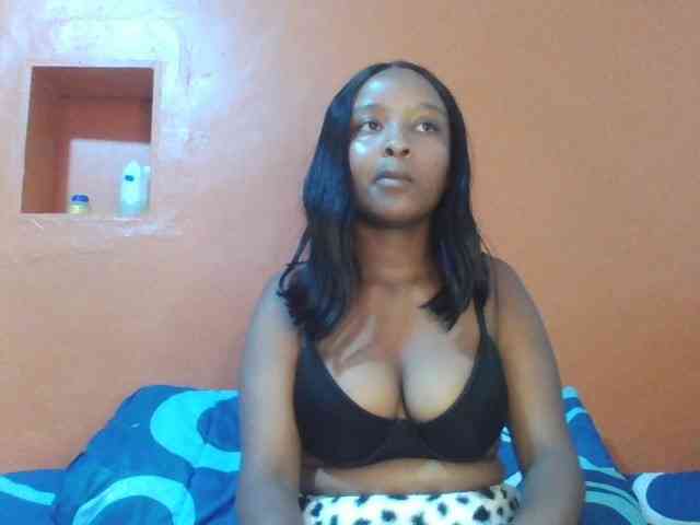 Shafcy Live Webcam on BongaCams