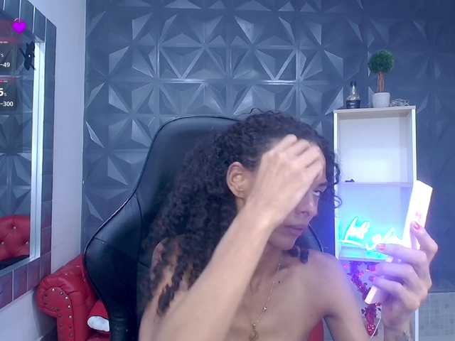 becky-lynch102's BongaCams show and profile