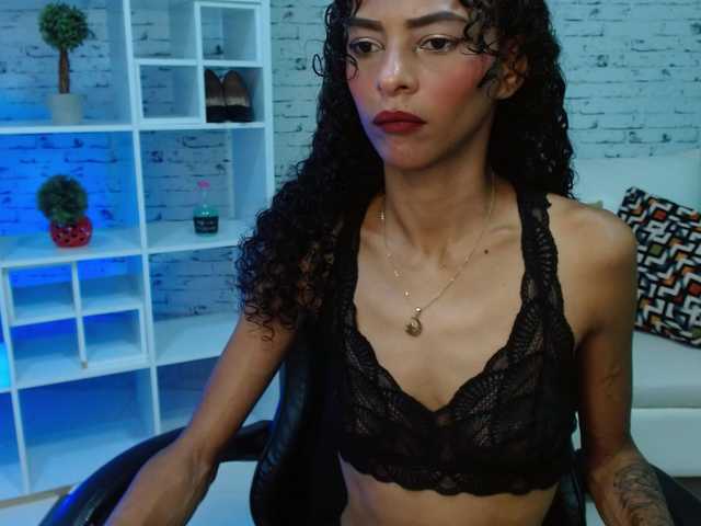 becky-lynch102's BongaCams show and profile