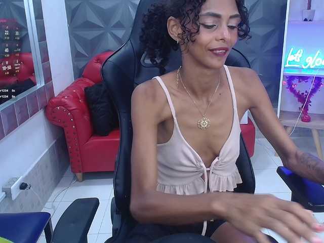 becky-lynch102's BongaCams show and profile