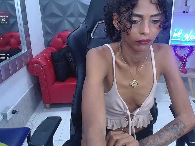 becky-lynch102's BongaCams show and profile