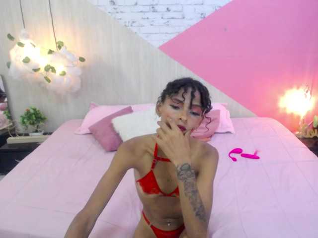 becky-lynch102's BongaCams show and profile