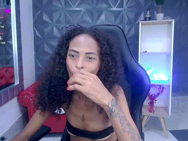 becky-lynch102 webcam