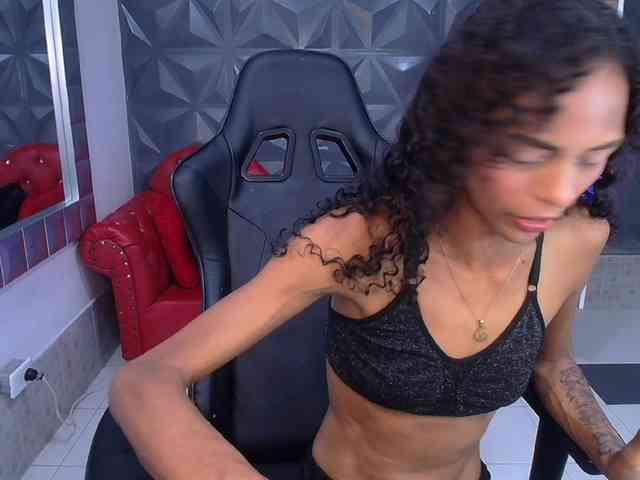 becky-lynch102 Live Webcam on BongaCams