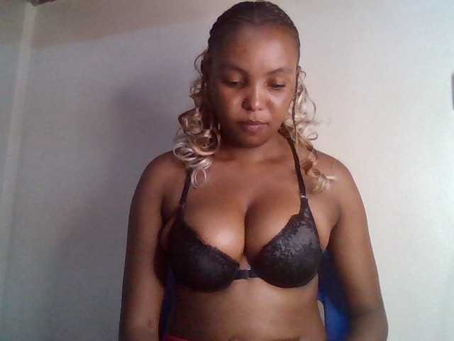 SweetIvey's BongaCams show and profile