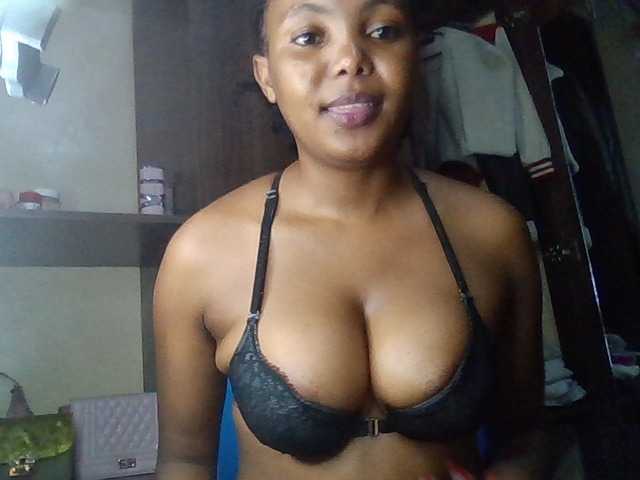 SweetIvey's BongaCams show and profile