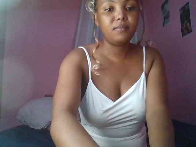 SweetIvey Live Webcam on BongaCams