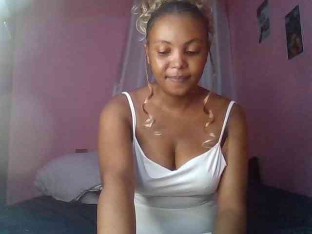 SweetIvey Live Webcam on BongaCams